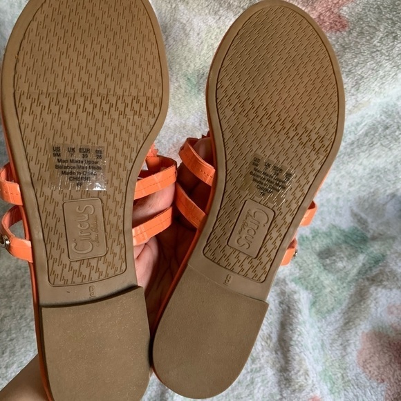 Sam Edelman Circus Cherri thong sandals 9 - Picture 5 of 6